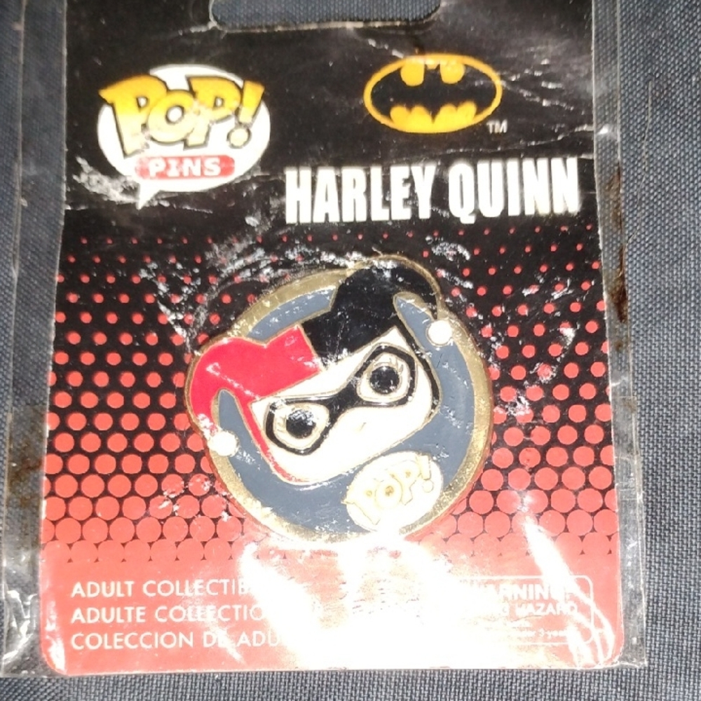 Funko Pop! Harley Quinn Pin - Red, Black, White